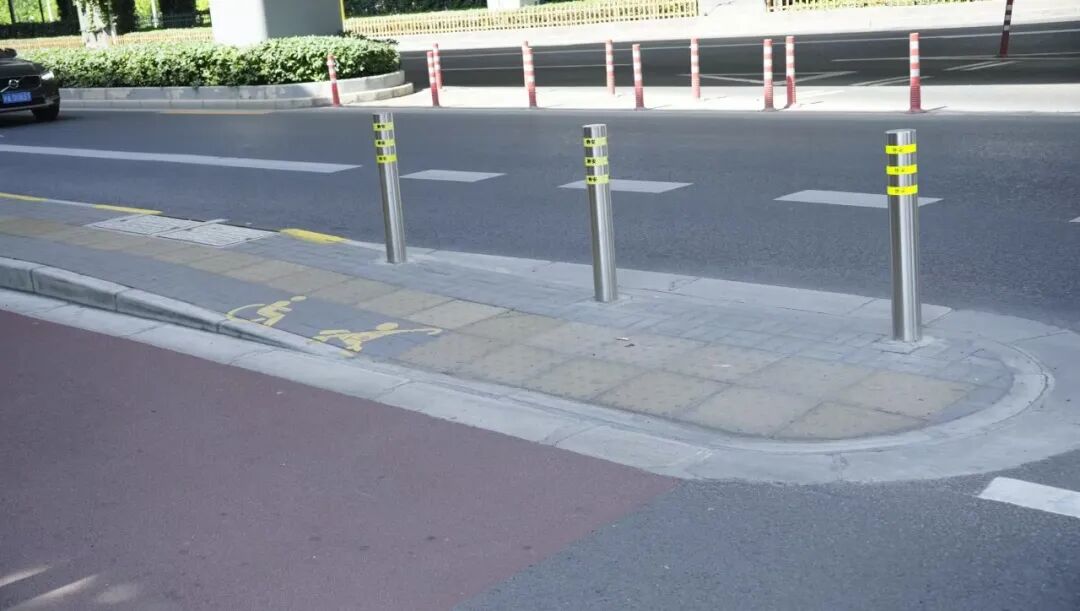 盲道一路从人行道延伸到岛台，零高差、无阻碍 .jpeg