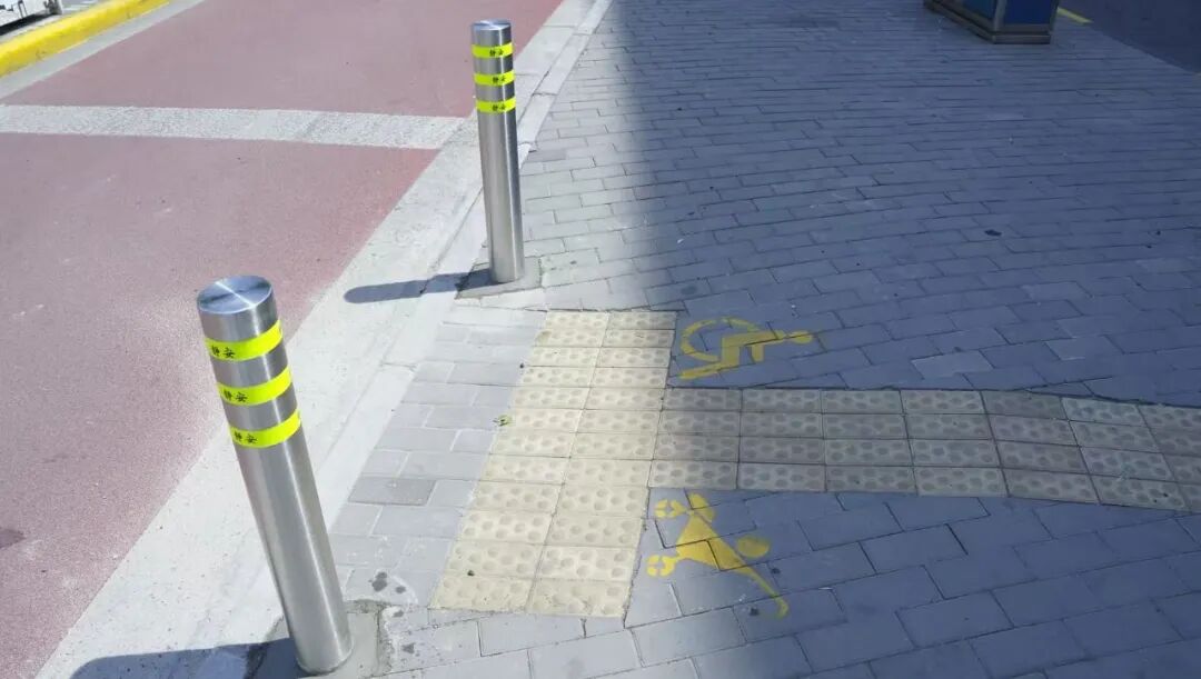 盲道一路从人行道延伸到岛台，零高差、无阻碍.jpeg