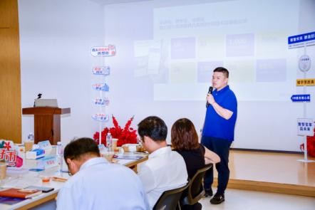 “静选好市”暨“政府开放月”，静安人社服务送进楼宇和社区