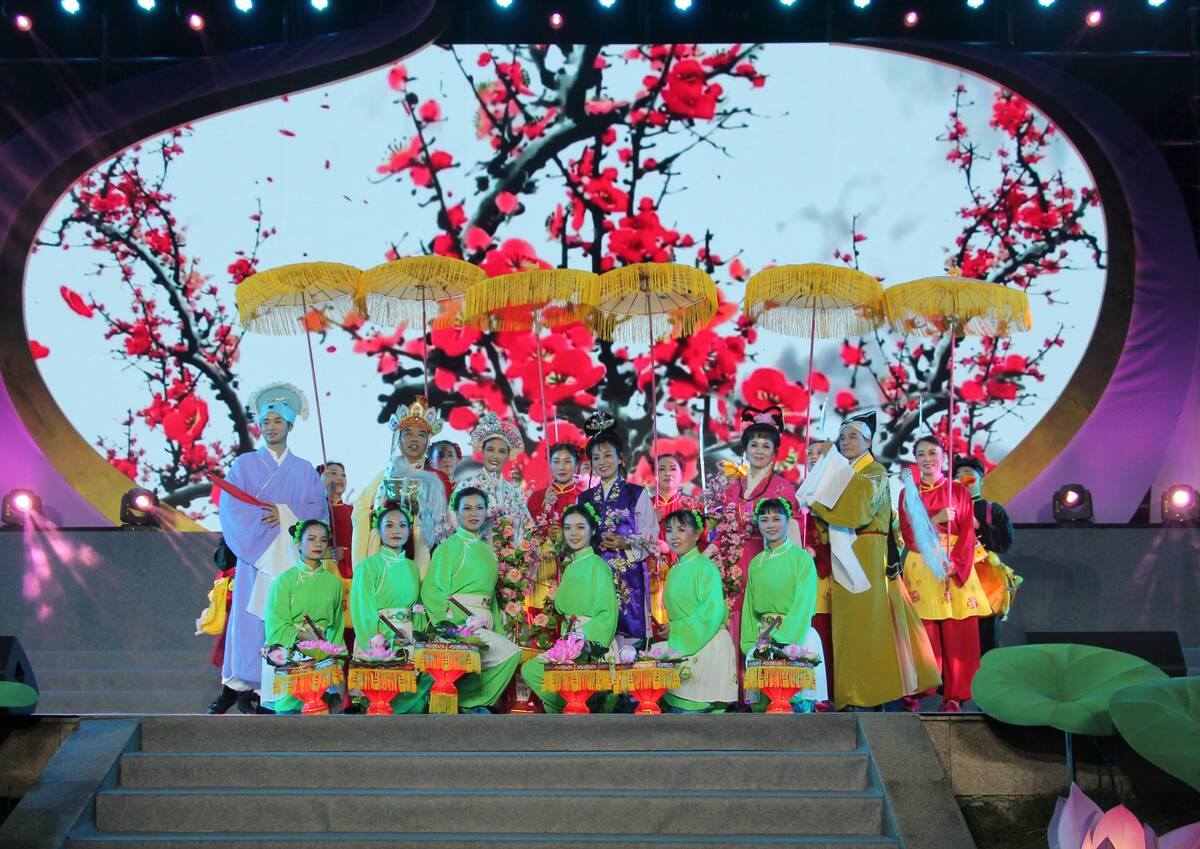 5.花篮马灯舞 (2).jpg